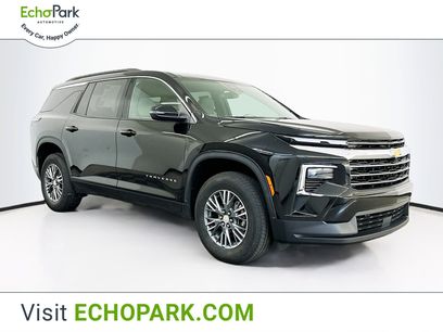 Used 2025 Chevrolet Traverse LT
