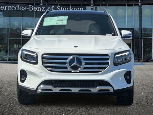 New 2025 Mercedes-Benz GLB 250 4MATIC image 9