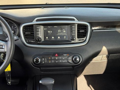 Used 2019 Kia Sorento L FWD image 15
