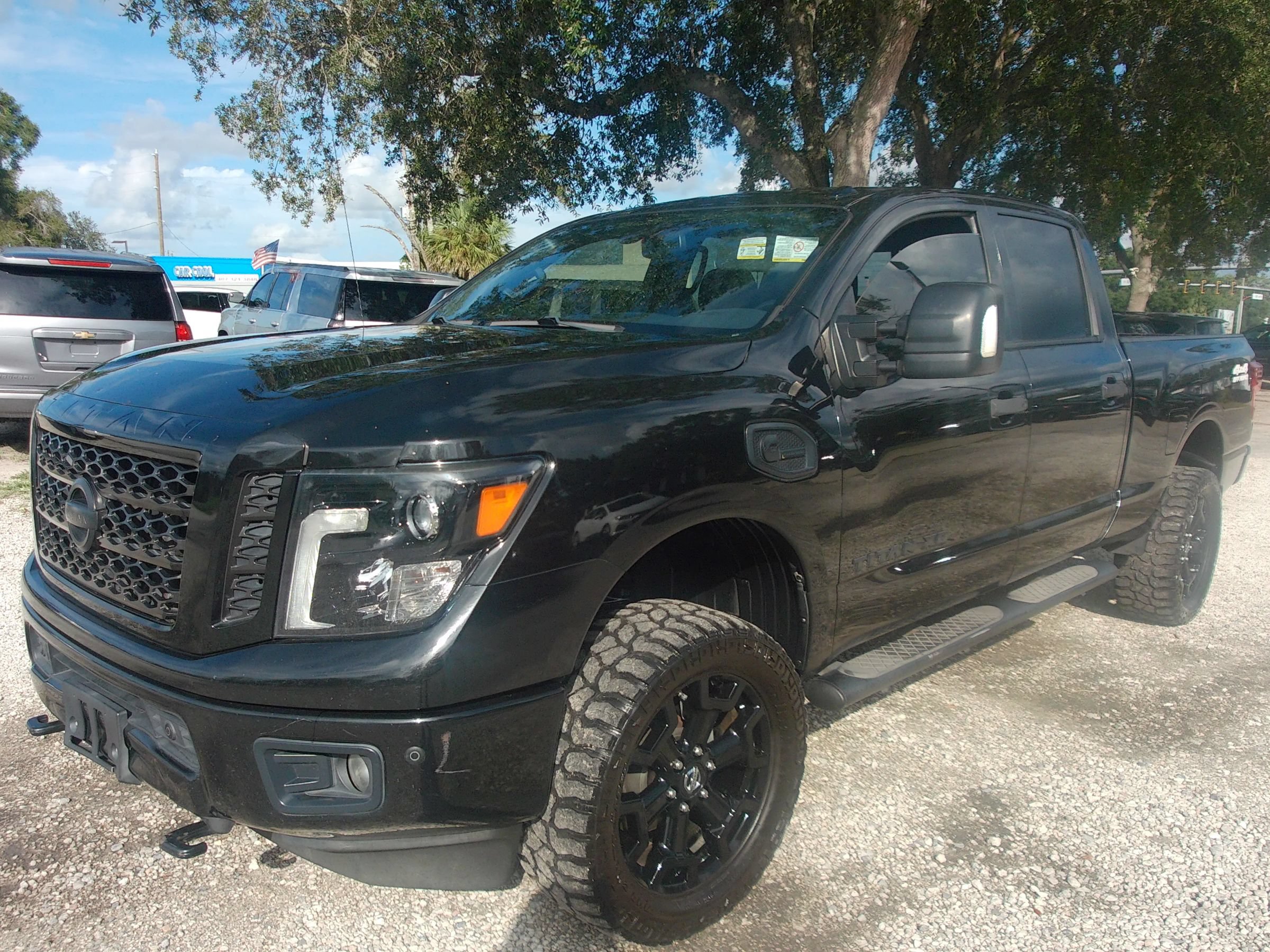 Used 2018 Nissan Titan SV w/ SV Convenience Package AWD/4WD image 1