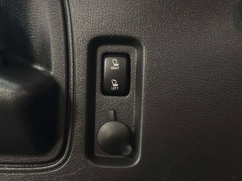 Used 2013 Ford Edge Limited AWD/4WD image 17