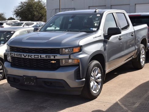 Used 2020 Chevrolet Silverado 1500 Custom w/ Custom Value Package image 1
