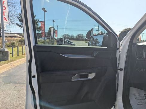 Used 2024 Ford Ranger Lariat w/ Trailer Tow Package image 11