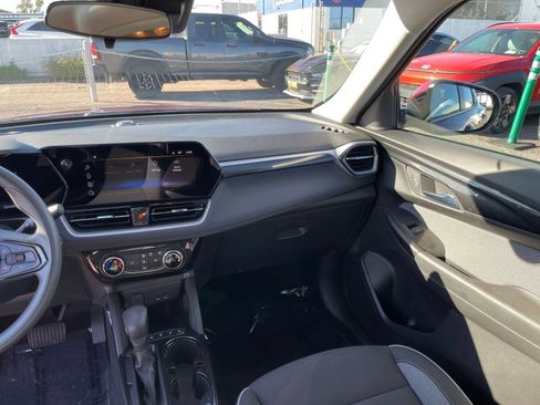 Used 2025 Chevrolet TrailBlazer LT image 33