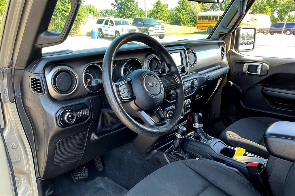 Used 2020 Jeep Gladiator Sport AWD/4WD image 22