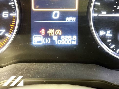 Used 2025 Subaru Forester Premium image 13