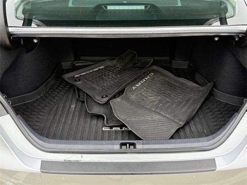 Used 2020 Toyota Camry XSE image 4