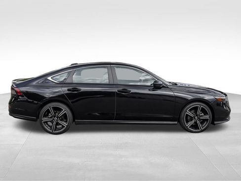 Used 2023 Honda Accord Sport image 3