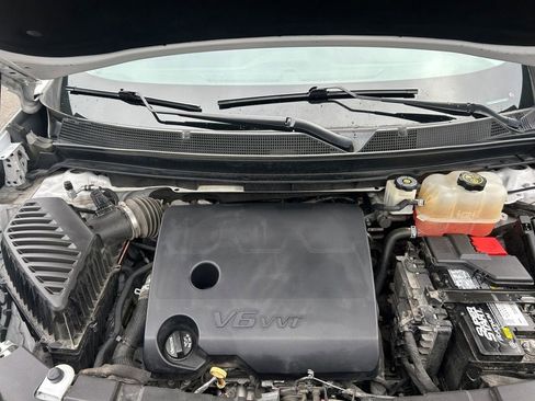 Used 2021 Chevrolet Traverse Premier w/ Redline Edition FWD image 31