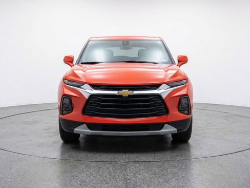 Used 2025 Chevrolet Blazer LT FWD image 2