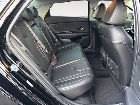 Used 2024 Hyundai Elantra Limited image 11