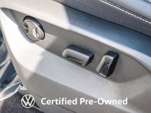 Used 2023 Volkswagen Atlas SE w/ Black Wheel Package FWD image 22