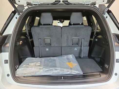 New 2025 Jeep Grand Cherokee L Laredo w/ Luxury Tech Group I image 7