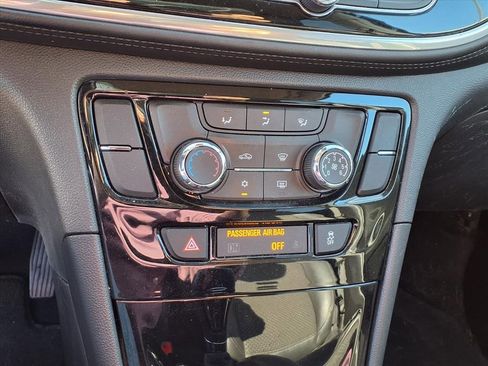 Used 2019 Buick Encore Preferred image 6