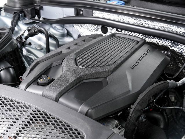 Certified 2026 Porsche Macan AWD/4WD image 29