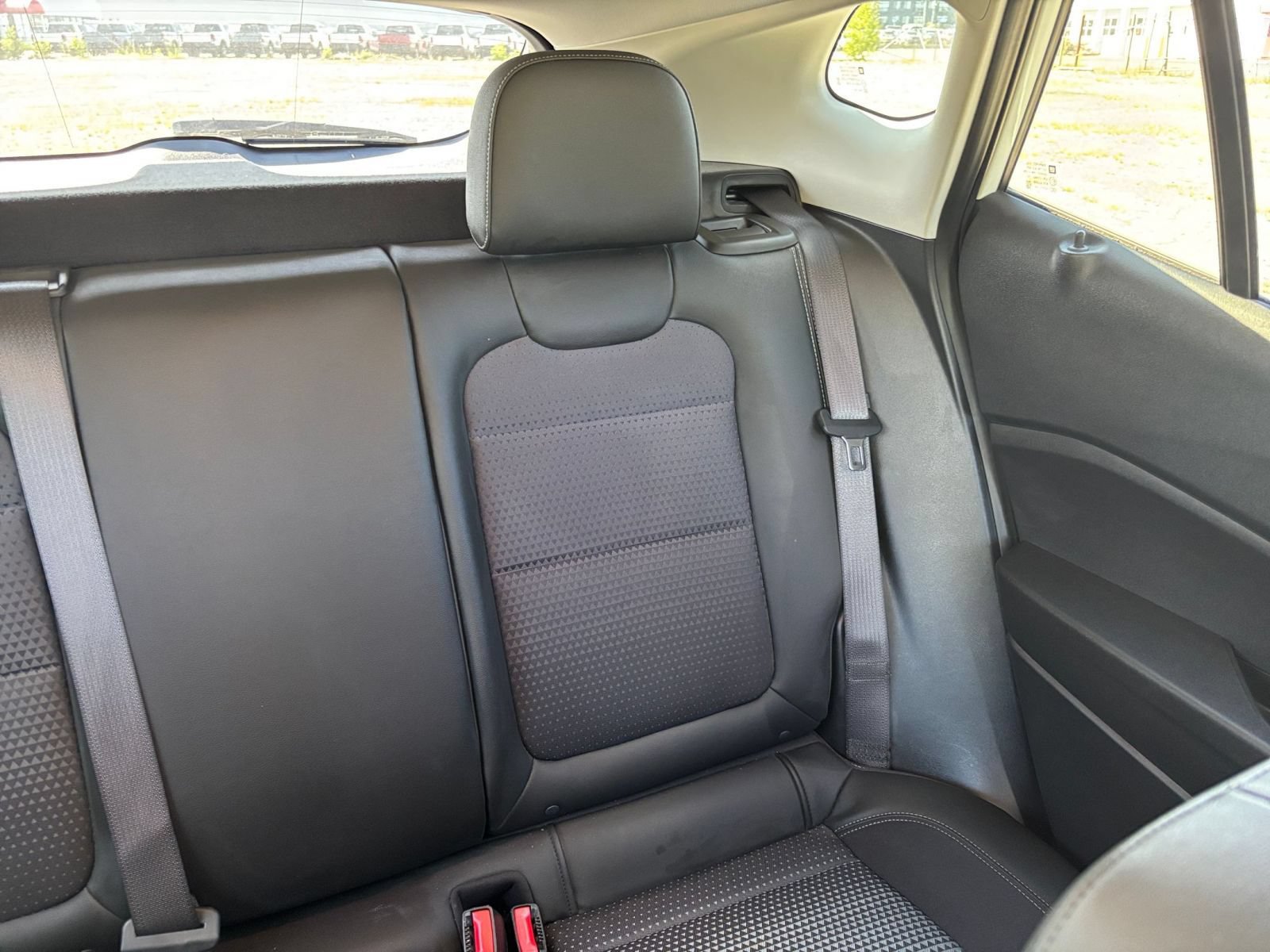 Used 2025 Chevrolet Trax LT FWD image 33