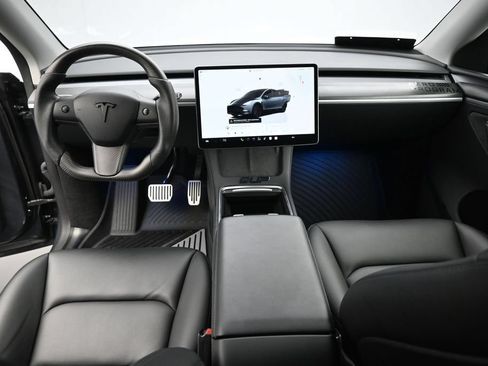 Used 2023 Tesla Model Y Long Range AWD/4WD image 18