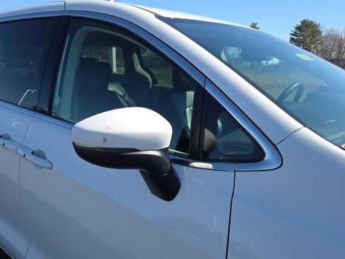 Used 2023 Chrysler Pacifica Touring-L FWD image 6