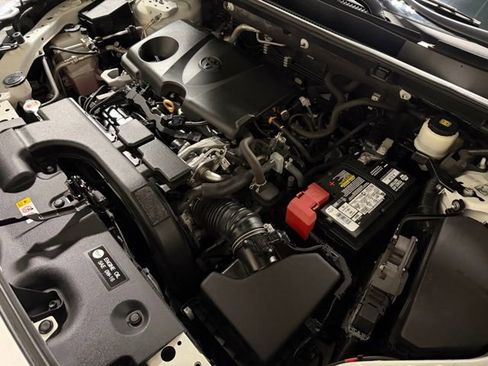 Used 2021 Toyota RAV4 XLE image 40
