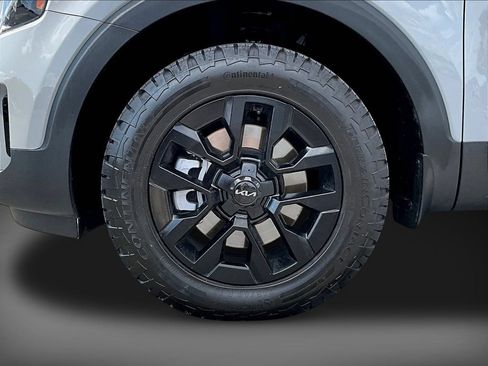 Used 2025 Kia Telluride AWD image 35
