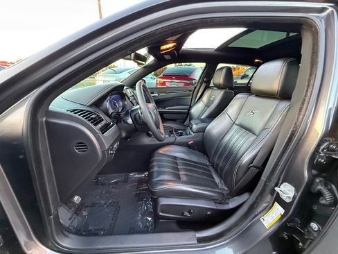 Used 2023 Chrysler 300 S image 10