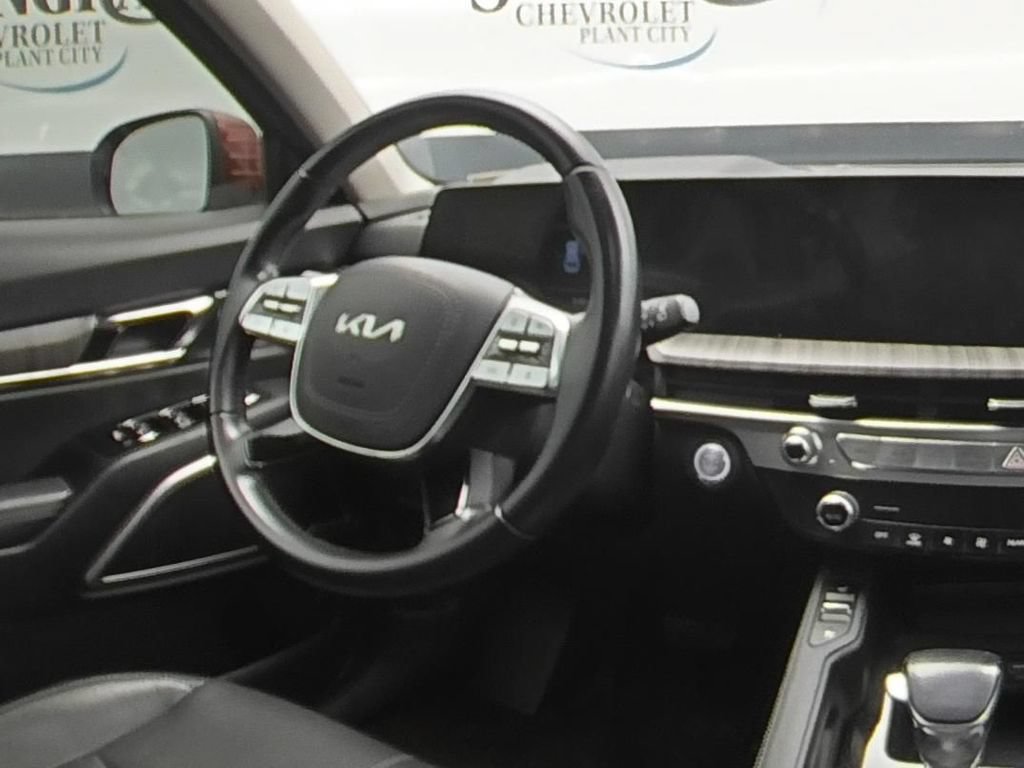 Used 2023 Kia Telluride EX w/ EX Captain's Chair Package FWD image 16