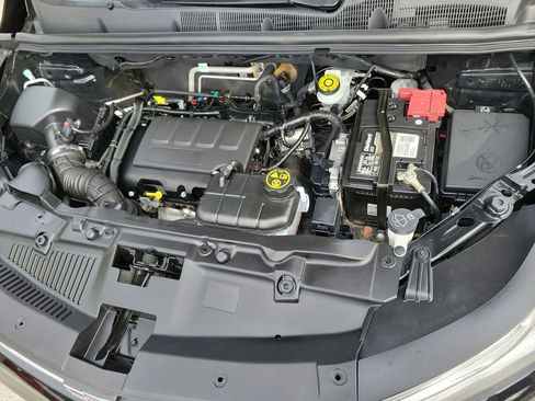 Used 2020 Chevrolet Trax LT w/ Driver Confidence Package image 9