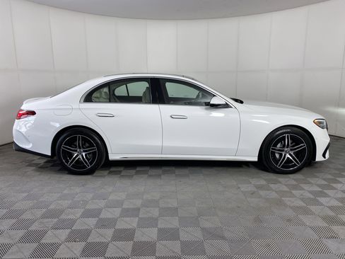 Used 2025 Mercedes-Benz E 350 4MATIC Sedan image 8