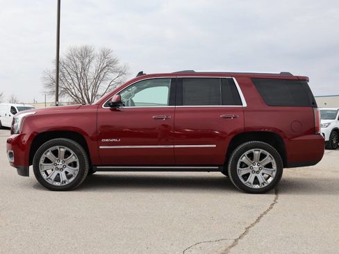 Used 2017 GMC Yukon Denali w/ Open Road Package image 8