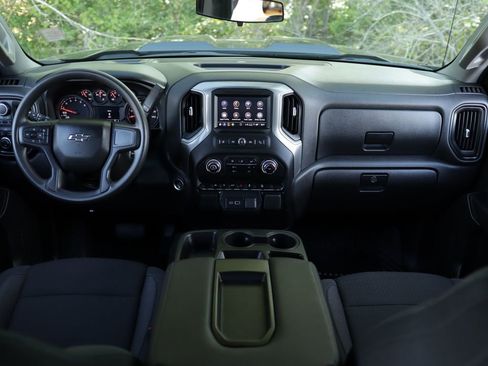 Used 2025 Chevrolet Silverado 1500 Custom Trail Boss w/ Turbomax Blackout Package AWD/4WD image 20