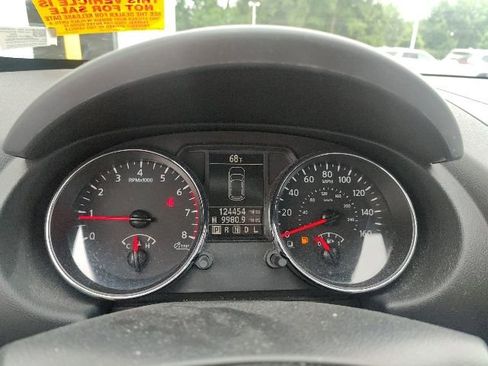 Used 2015 Nissan Rogue S w/ Convenience Package AWD/4WD image 16