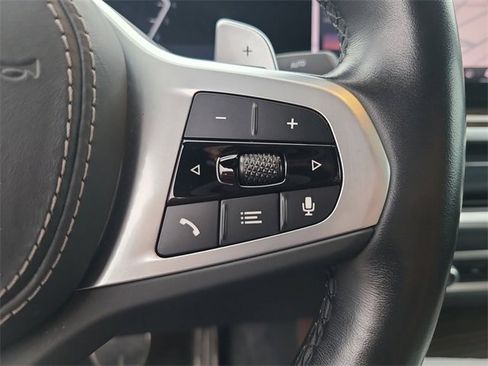 Used 2024 BMW X6 xDrive40i w/ Premium Package image 32