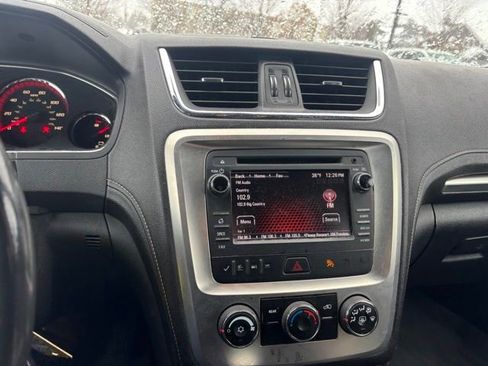 Used 2014 GMC Acadia SLE image 12