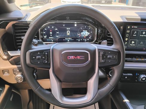 Used 2023 GMC Sierra 1500 SLT w/ SLT Convenience Package AWD/4WD image 17
