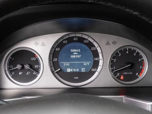 Used 2010 Mercedes-Benz GLK 350 GLK 350 image 2