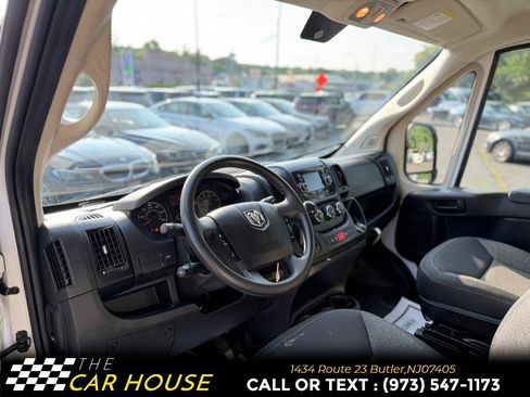 Used 2021 RAM ProMaster 2500 w/ Premium Appearance Group FWD image 16