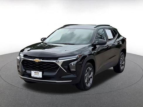 Used 2025 Chevrolet Trax LT FWD image 7
