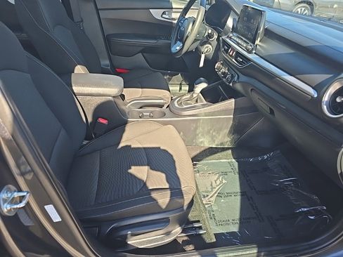 Used 2024 Kia Forte LXS image 5