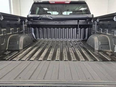 Used 2022 Chevrolet Silverado 1500 LT AWD/4WD image 29