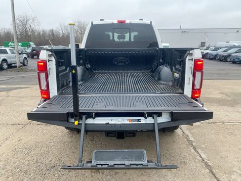 Used 2022 Ford F350 Platinum w/ FX4 Off-Road Package AWD/4WD image 26