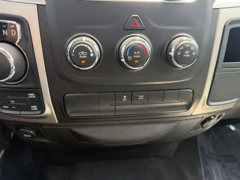 Used 2019 RAM 1500 Classic SLT AWD/4WD image 26