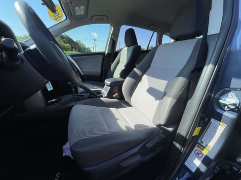 Used 2014 Toyota RAV4 LE FWD image 16