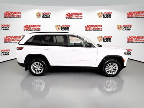 Used 2025 Jeep Grand Cherokee Laredo X AWD/4WD image 17