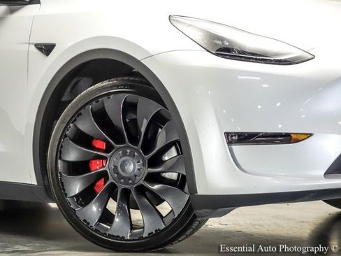 Used 2023 Tesla Model Y Performance AWD/4WD image 3
