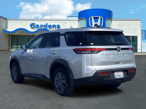Used 2025 Nissan Pathfinder S w/ Cargo Package image 4