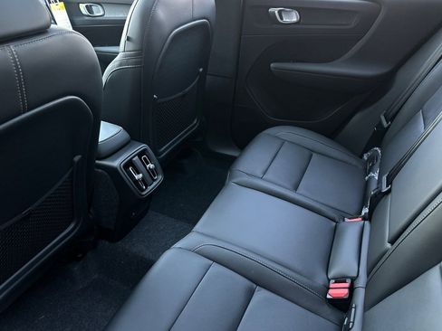 New 2026 Volvo XC40 B5 Core image 12