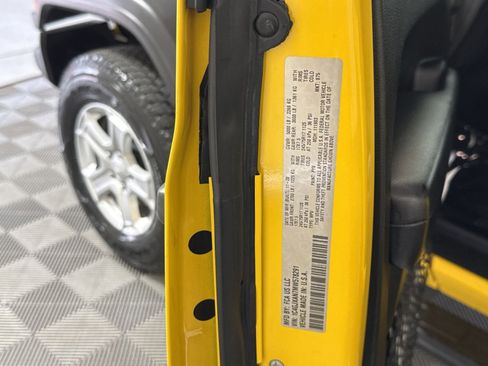 Used 2021 Jeep Wrangler Sport AWD/4WD image 28