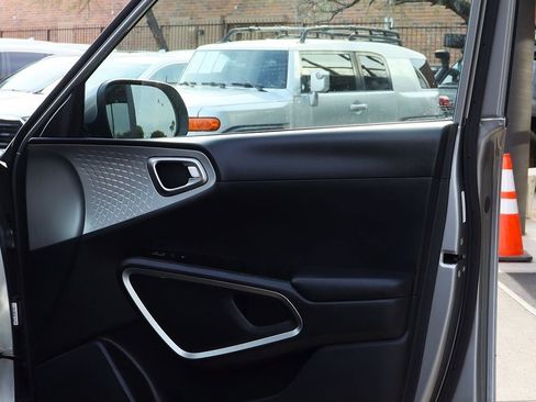 Used 2024 Kia Soul LX w/ Option Group 015 image 33