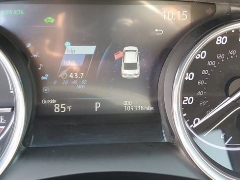 Certified 2020 Toyota Camry XLE FWD image 24