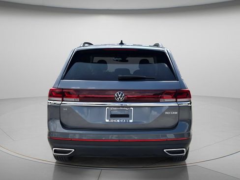 Certified 2024 Volkswagen Atlas SE FWD image 5